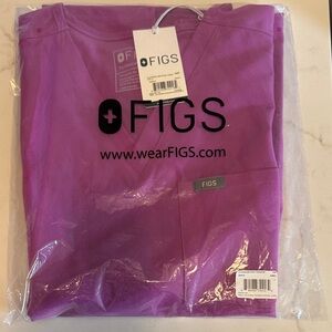 Nwt.   Unltraberry figs XS Catarina top.   Sold out